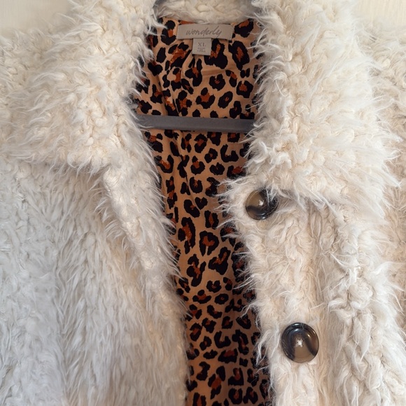 Furry coat - Picture 3 of 6